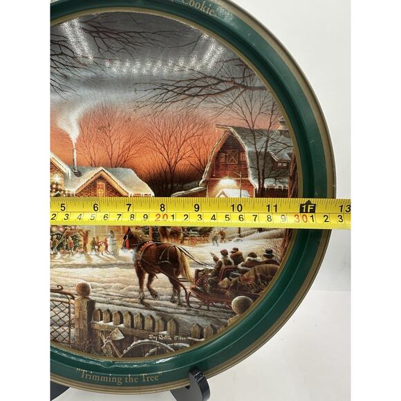 Terry Redlin's 2000 "Trimming the Tree" Christmas Tin Plate Country Decor - Picture 5 of 6